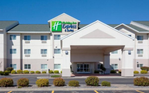 Гостиница Holiday Inn Express Hotel and Suites Stevens Point, an IHG Hotel  Стивенс Пойнт